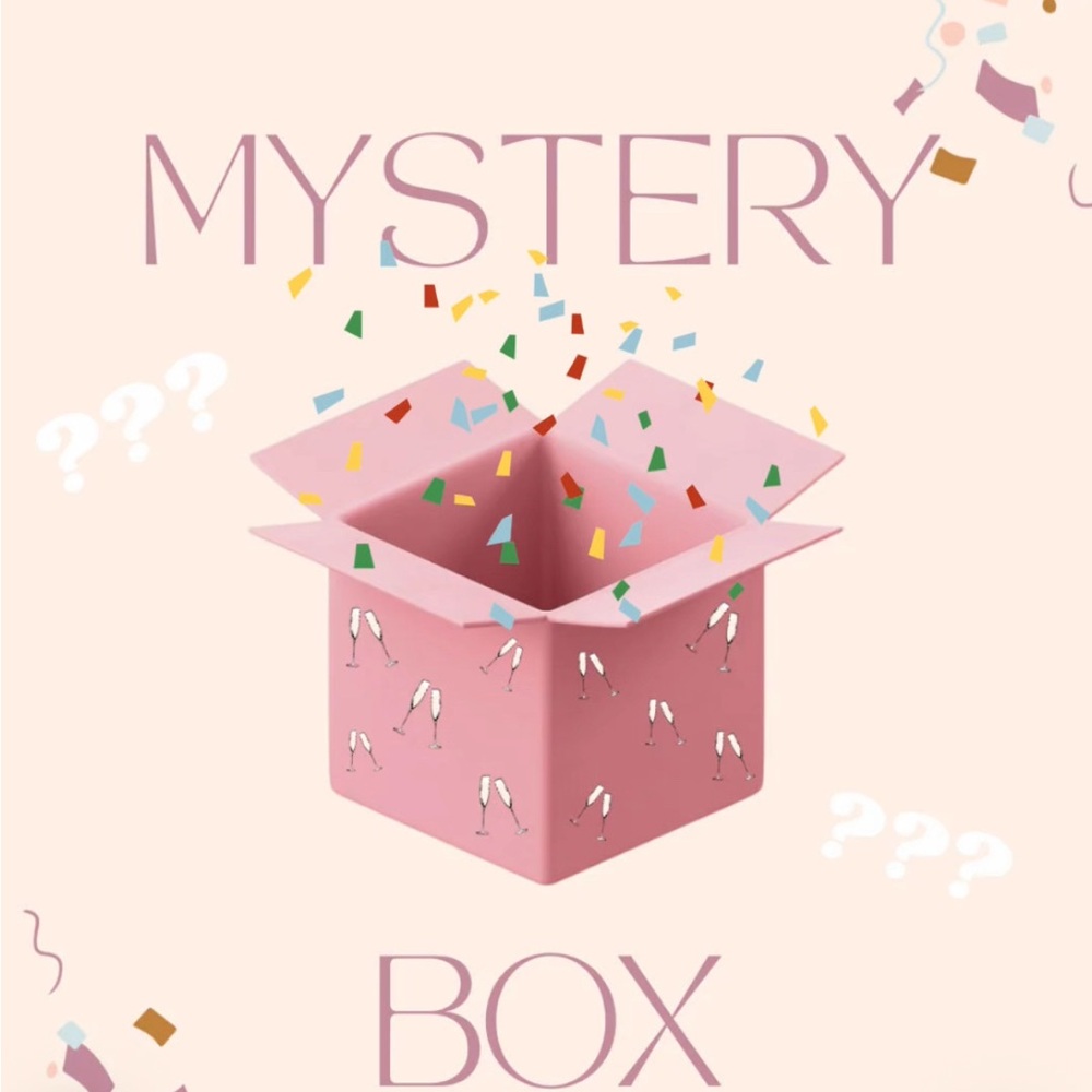 Bath & Body Works Mystery Boxe, 8 pc Full Size. NWT
Boxe#1